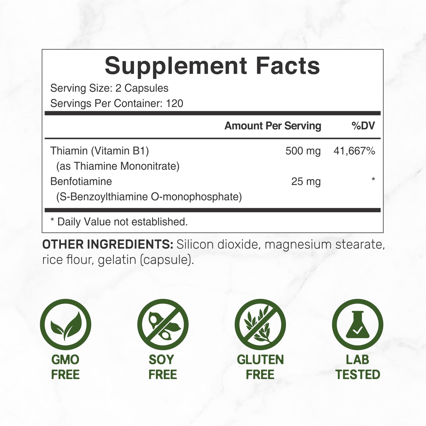 Cápsulas de vitamina b1 benfotiamina en mano