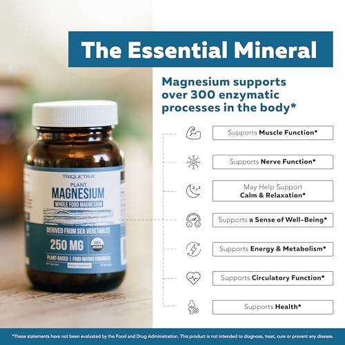 Detalle de cápsulas de vitamina C y D3 junto a envase del producto