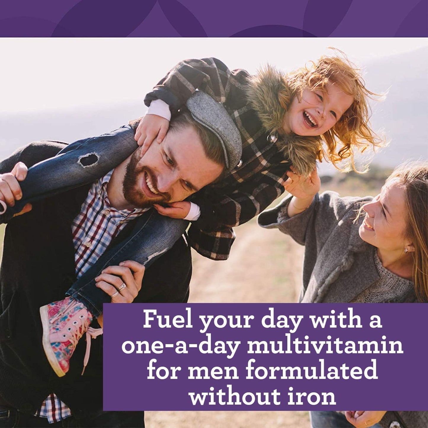 Familia disfrutando del día con multivitaminas Innate