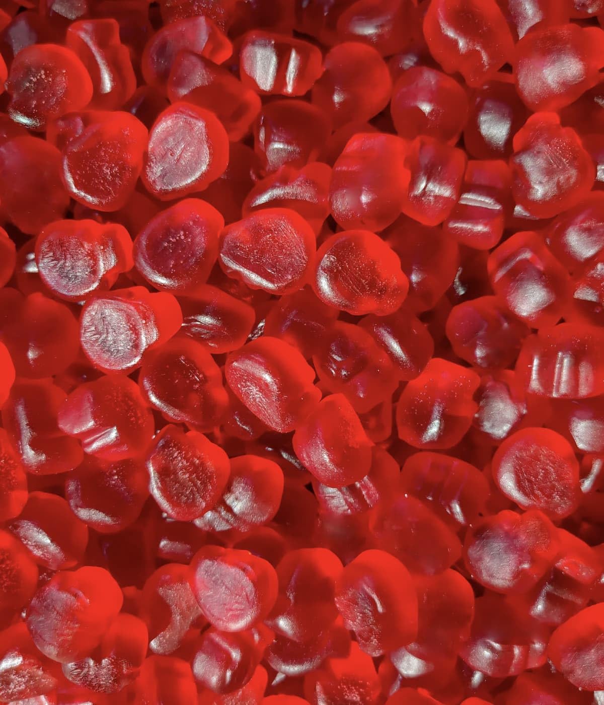 Visión cercana de las gomitas Gozana rojas sin azúcar