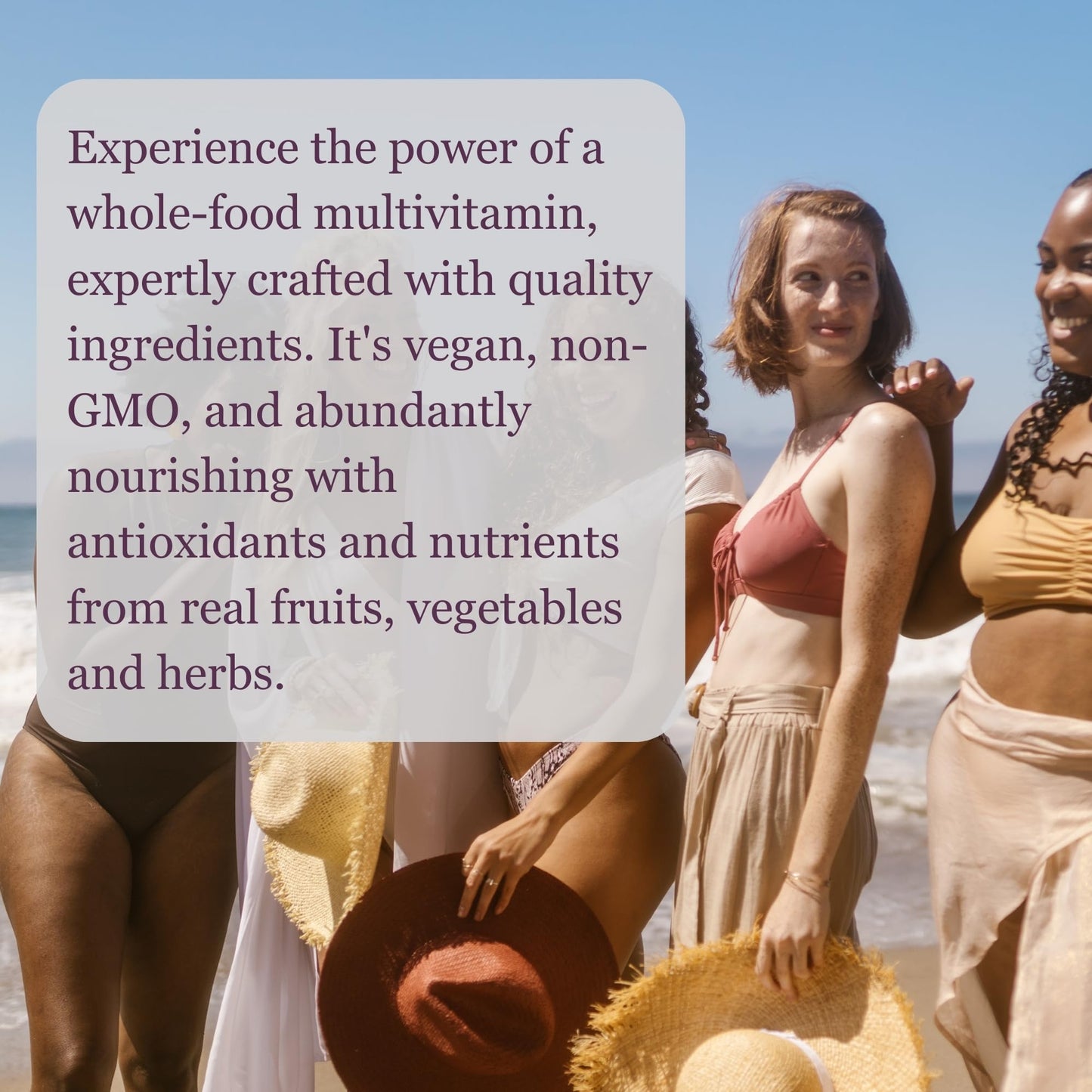 Mujeres usando multivitamínico Dr. Fuhrman en la playa