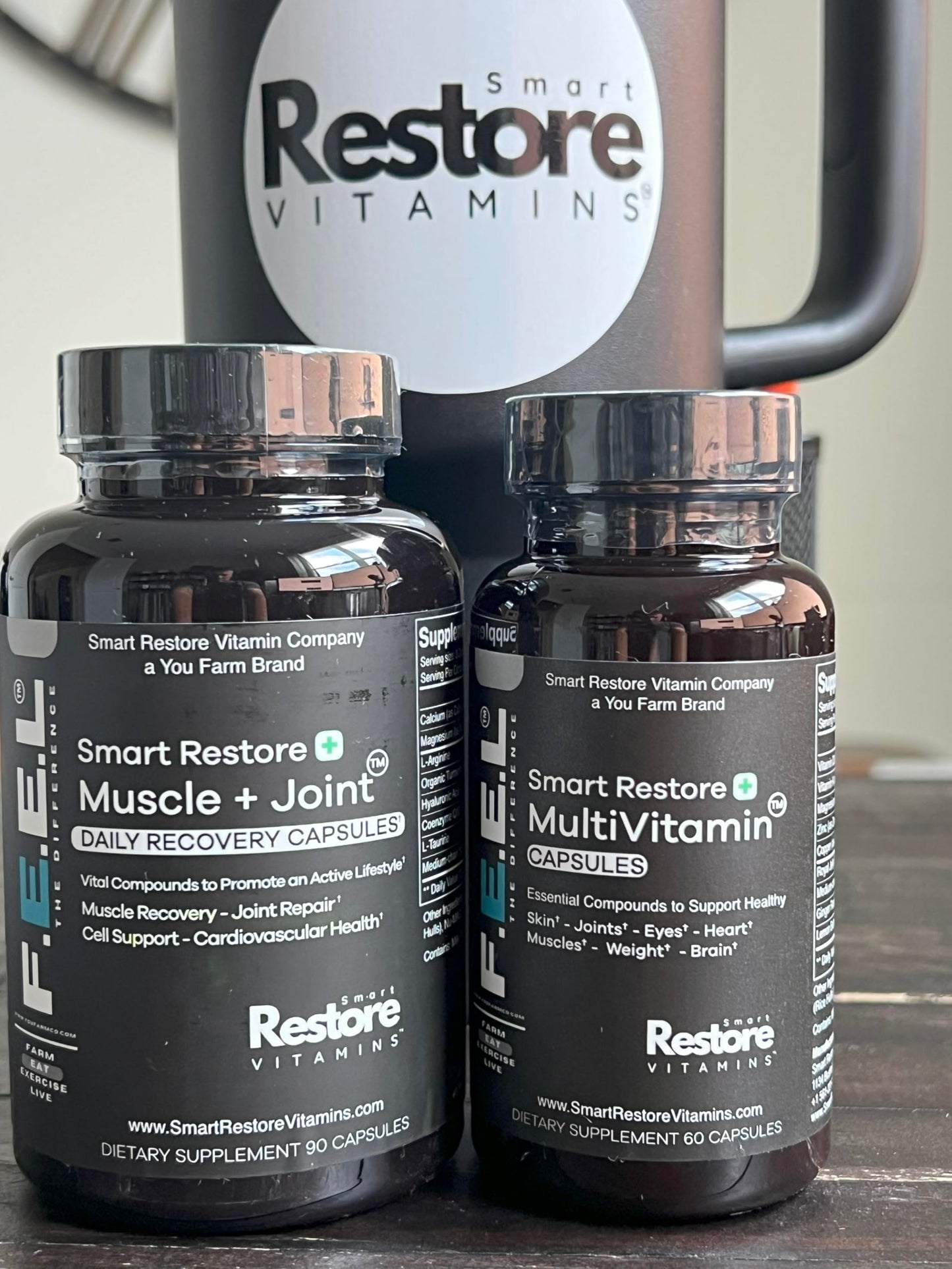 Multivitaminas Smart Restore al lado de otra variedad