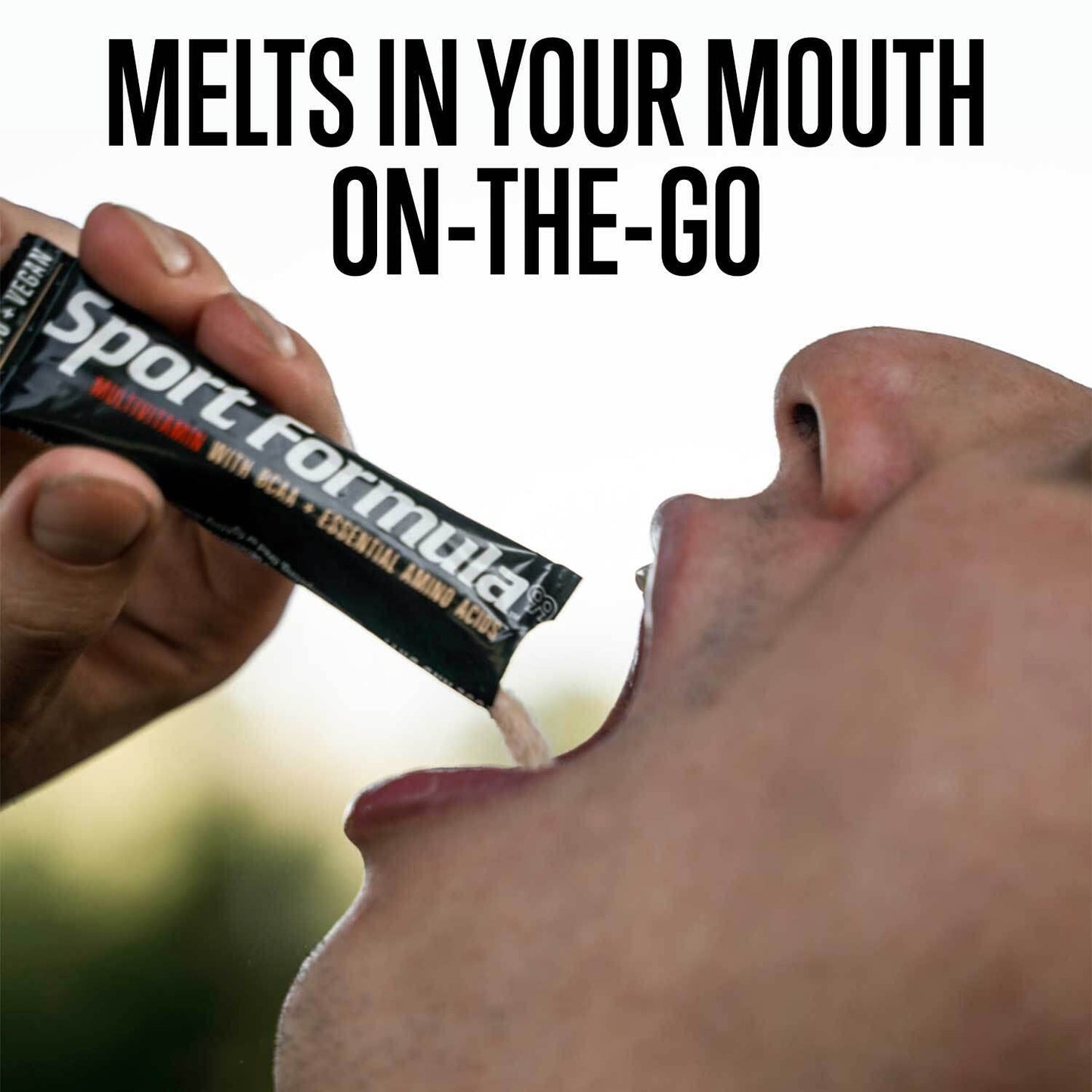 Polvo multivitamínico disolviéndose en la lengua