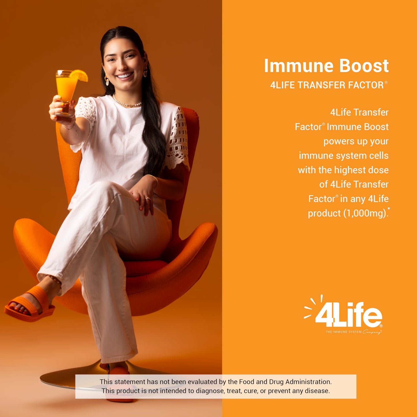 Pareja en la playa promoviendo la salud con 4Life Immune Boost