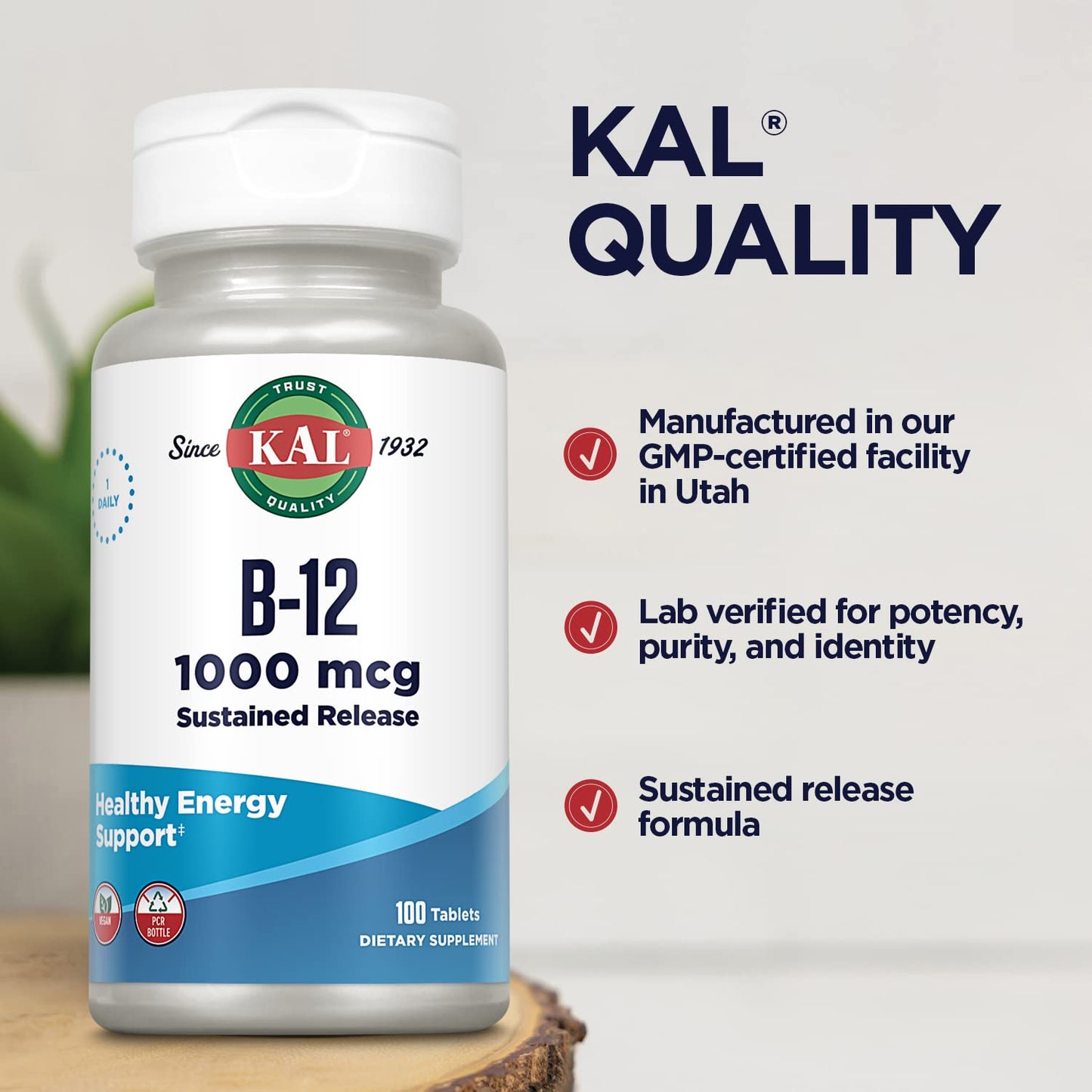 Tabletas KAL vitamina B12 1000 mcg sobre fondo blanco