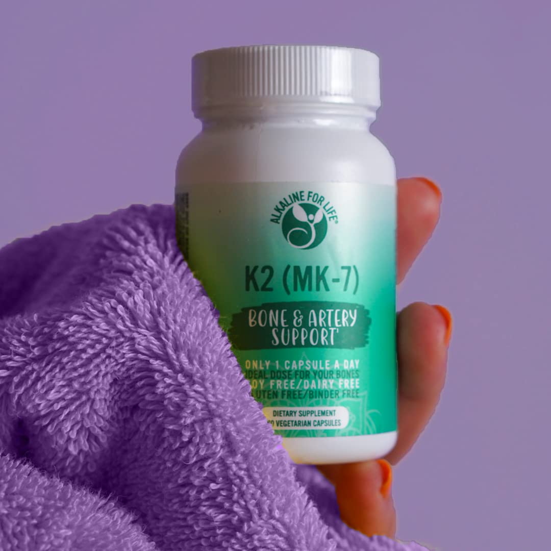 Vista lateral botella suplemento vitamina k2 mk7