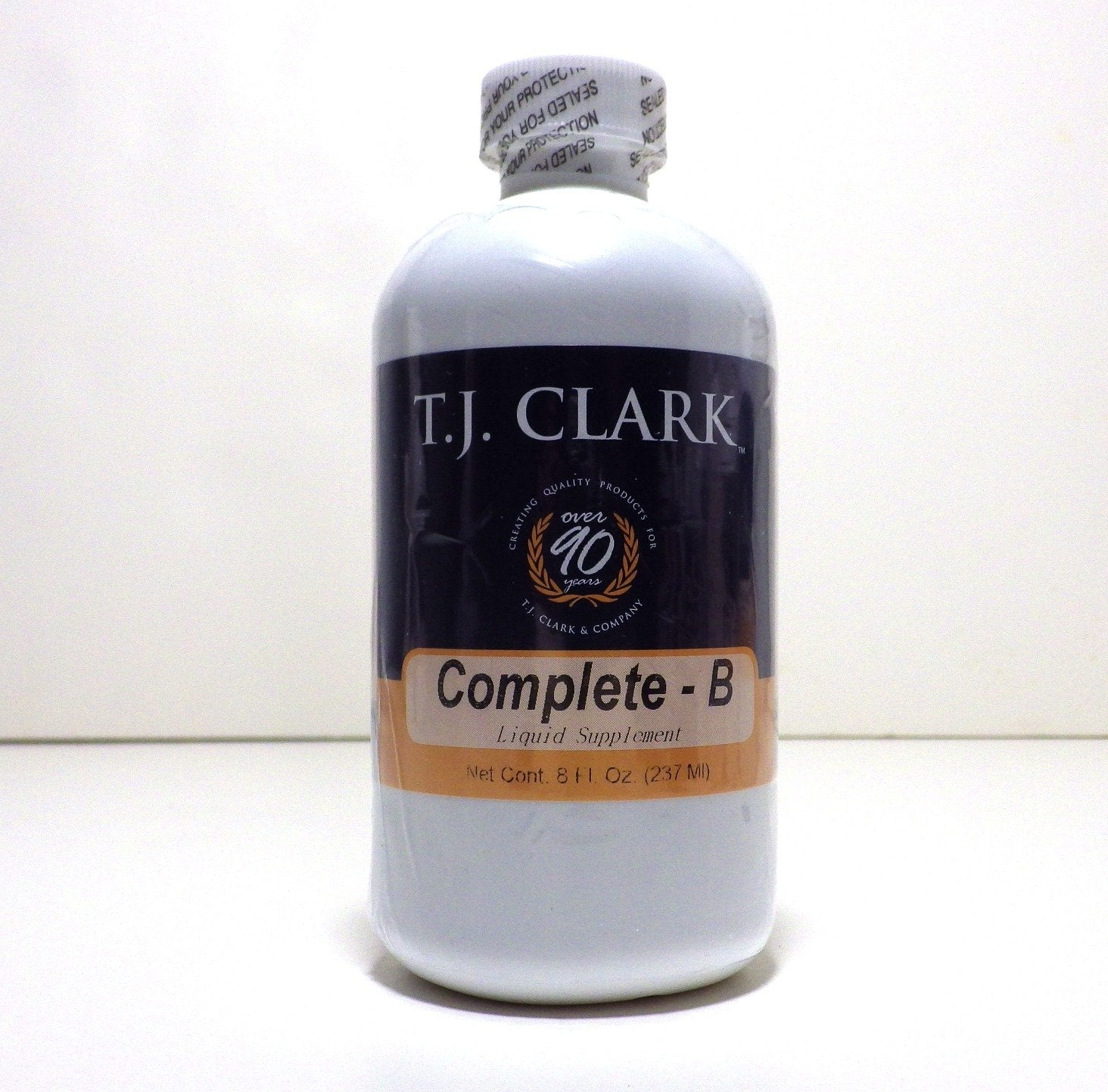 Botella de fórmula avanzadaa Complete B de T. J. Clark