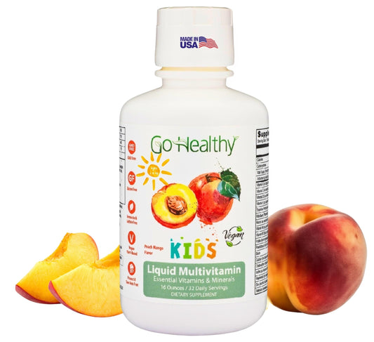 Botella de multivitamínico líquido Go Healthy Kids sabor a fruta.