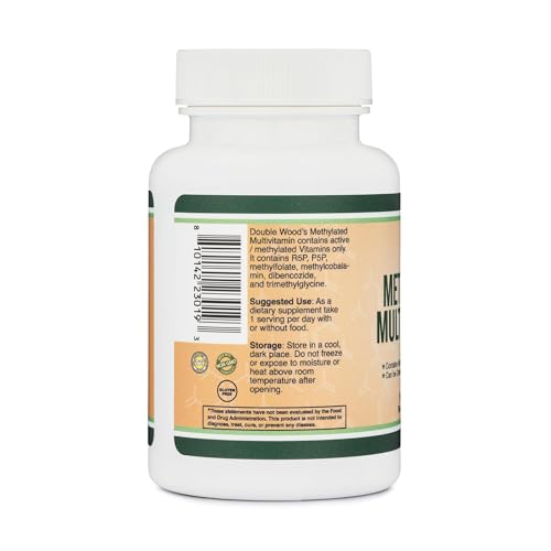Botella de multivitamínico metilado con suplemento junto a otras vitaminas