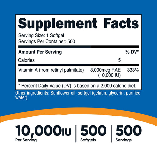 Cápsulas blandas de Vitamina A Nutricost en manos