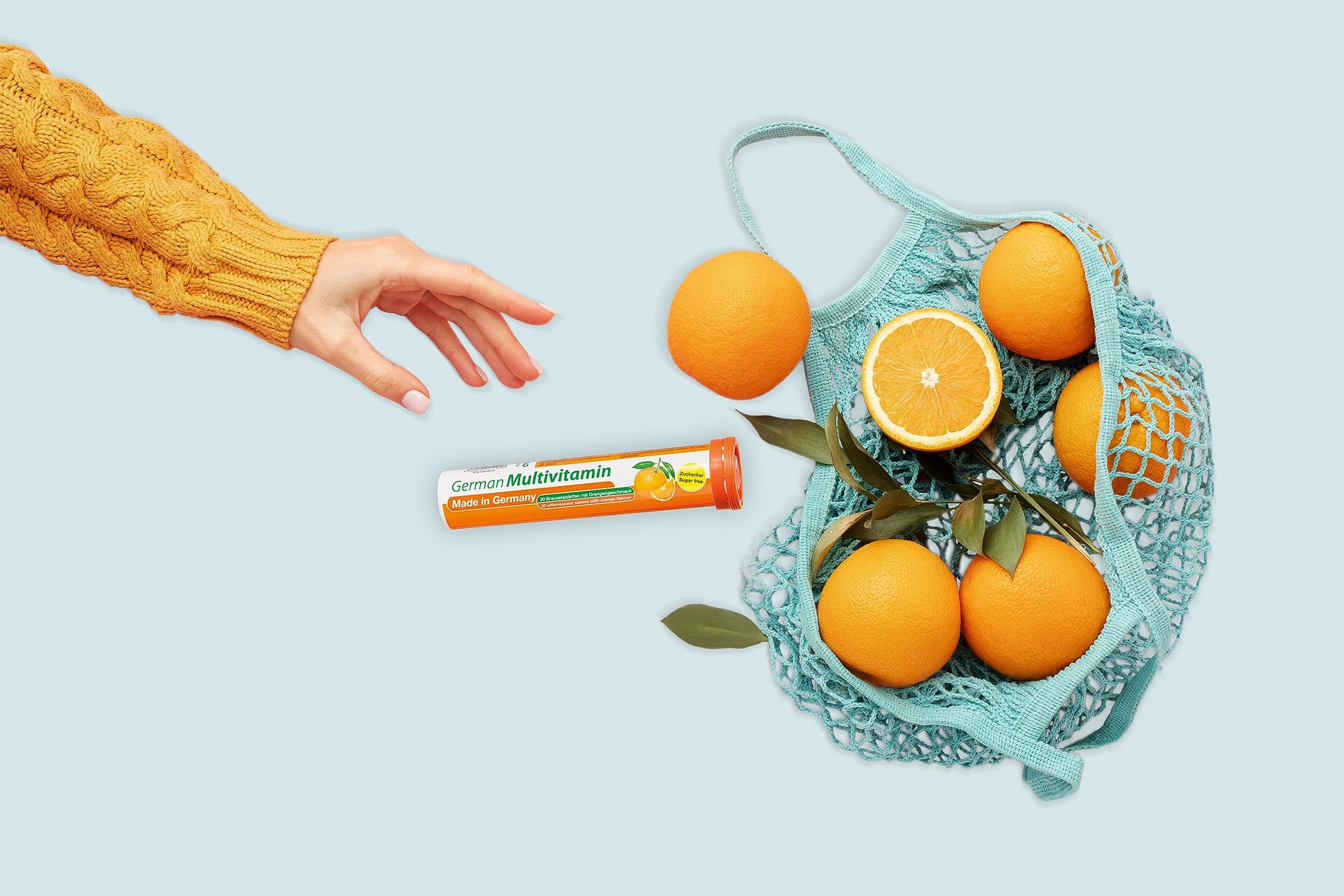 Concepto visual de tuberia vitamínica con frutas.
