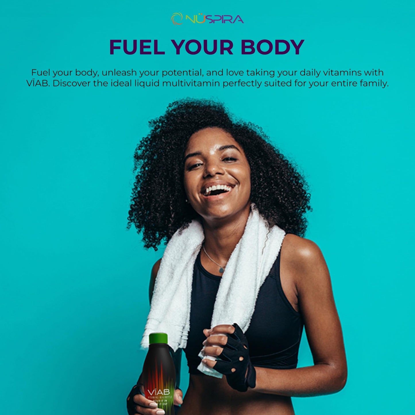 deportista con botella de VĪAB NüSpira multivitamínico