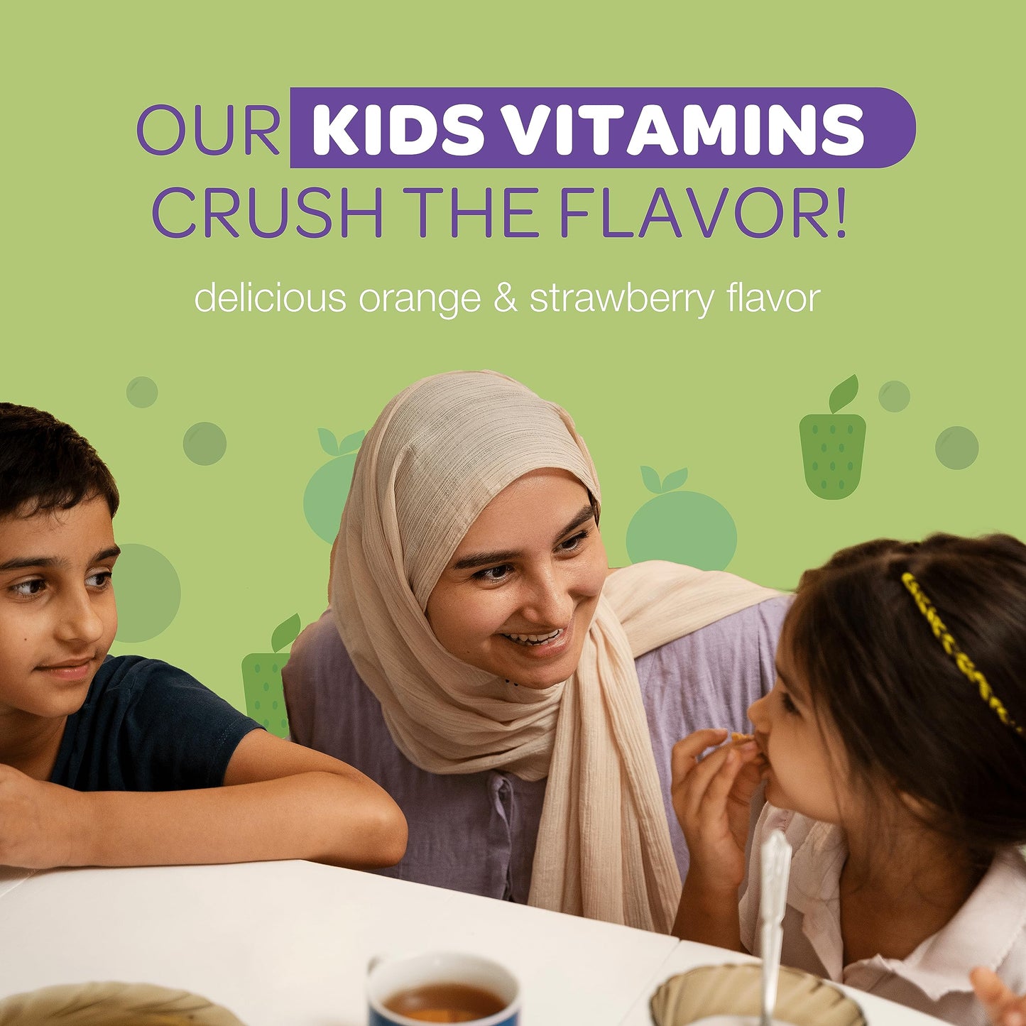 Familia disfrutando de gomitas Noor Vitamins.