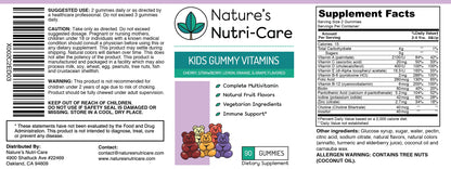 Frasco de vitaminas en goma para niños con entorno de frutas