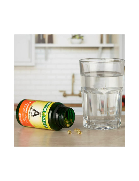 Frasco de vitamina A Spring Valley 2400 mcg 250 cápsulas