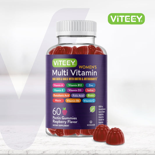 Frasco de 60 gomitas multivitamínicas con fondo blanco.