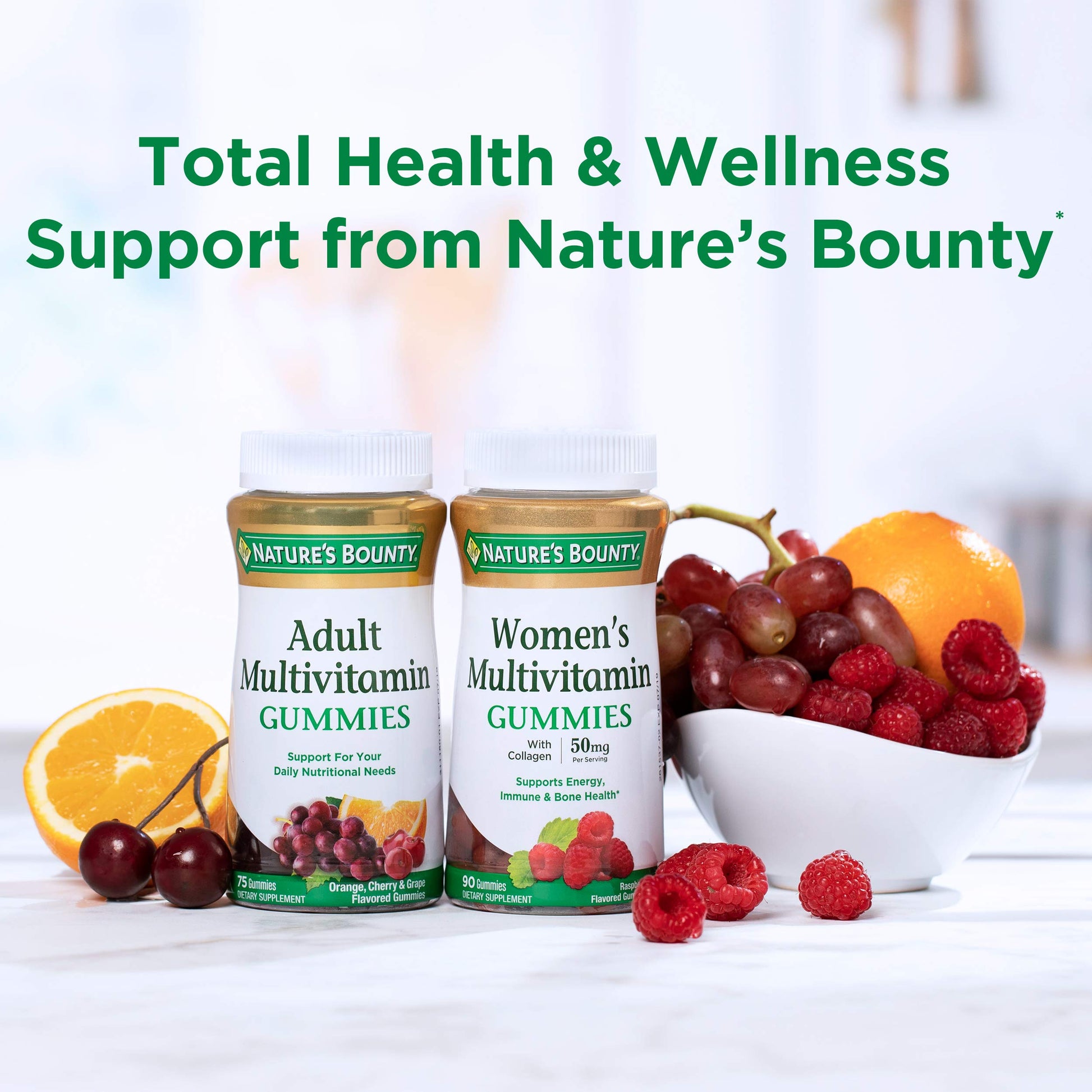 Gomitas multivitamínicas Nature's Bounty junto a frutas