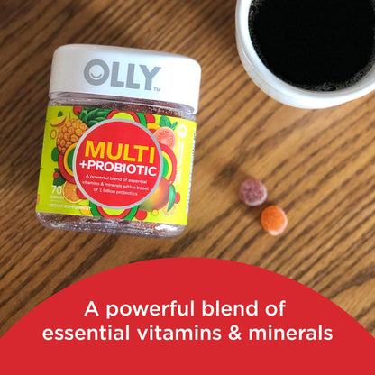 Gomitas multivitamínicas OLLY en la mesa con café
