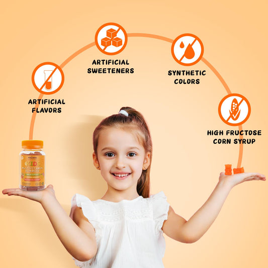 Niña mostrando gomitas mulvitamínicas sin sabores artificiales