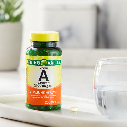 Caja contenedor portátil para píldoras Hayvi junto a vitamina A