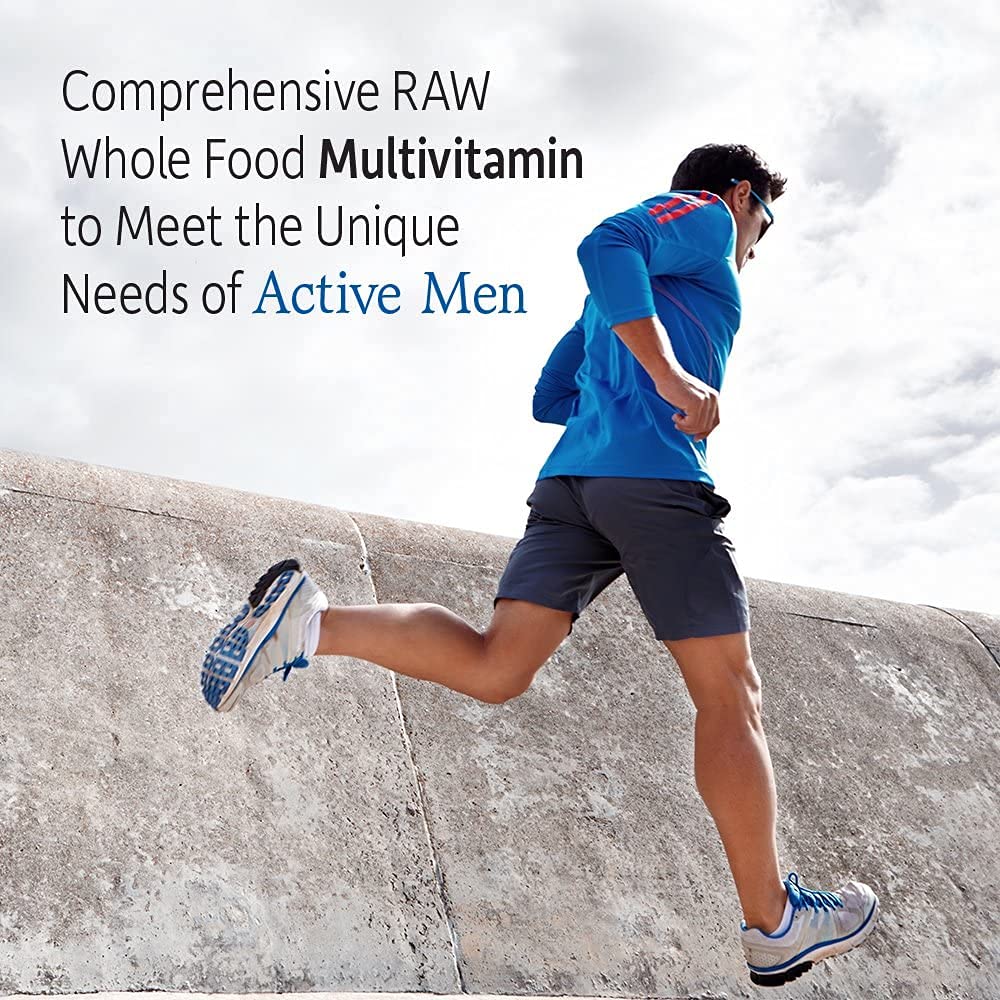 Hombre corriendo con multivitamínico para hombres Garden of Life.