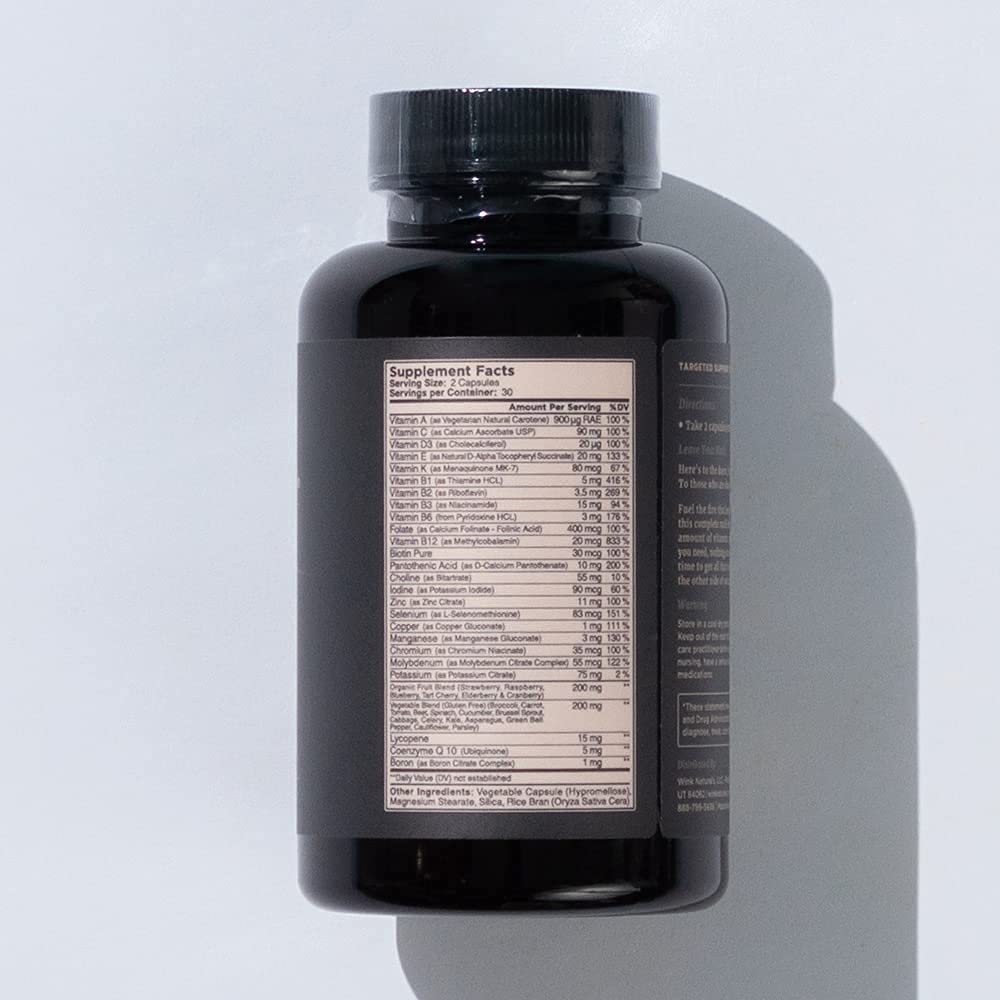 Lista de ingredientes del suplemento multivitamínico con frutas y verduras.