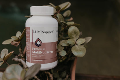 LUMINspired Health vitaminas prenatales para salud materna óptima.