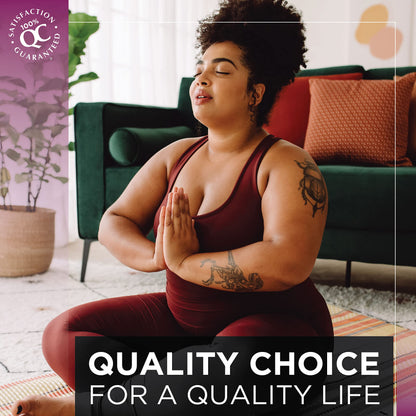 Persona meditando con producto multivitaminas Quality Choice