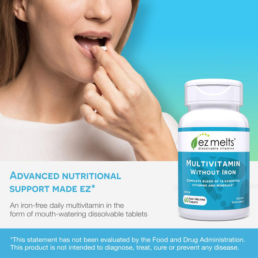 Mujer tomando una tableta de EZ Melts multivitaminas sin hierro