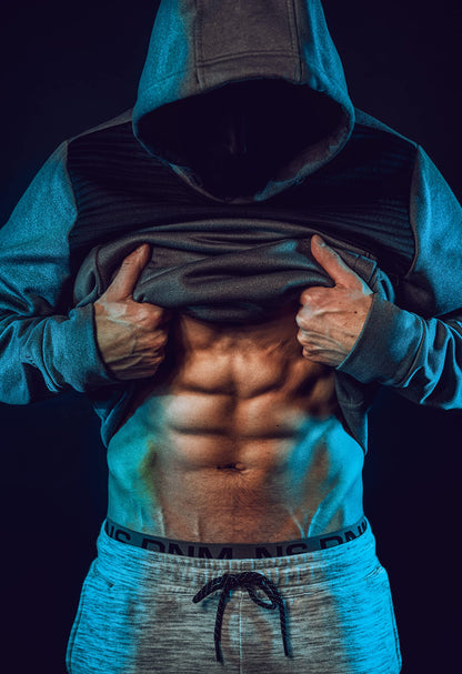 Multivitaminas masculinas Testpro Ultra con modelo masculino fit