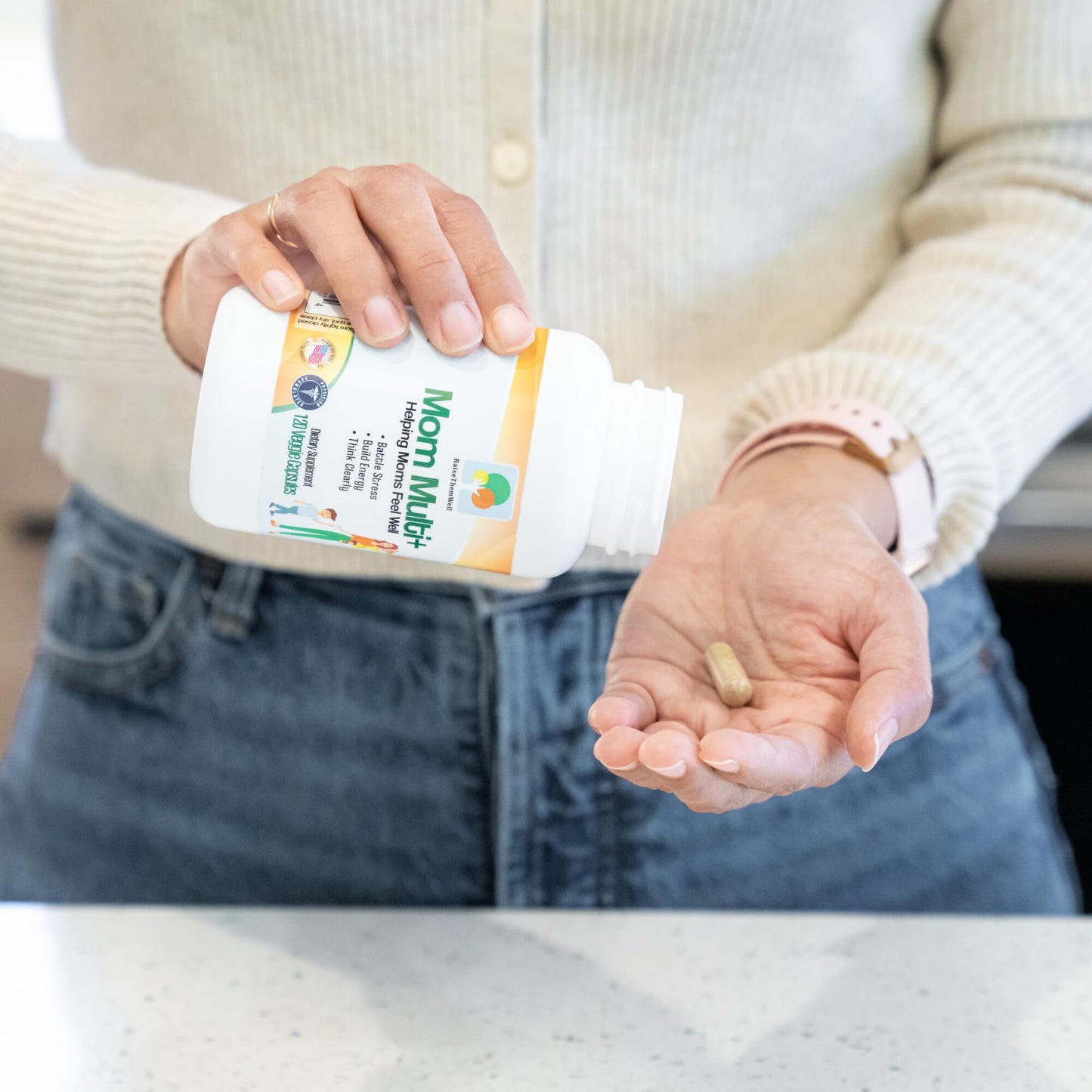 multivitaminas mom multi+ en uso por mujer