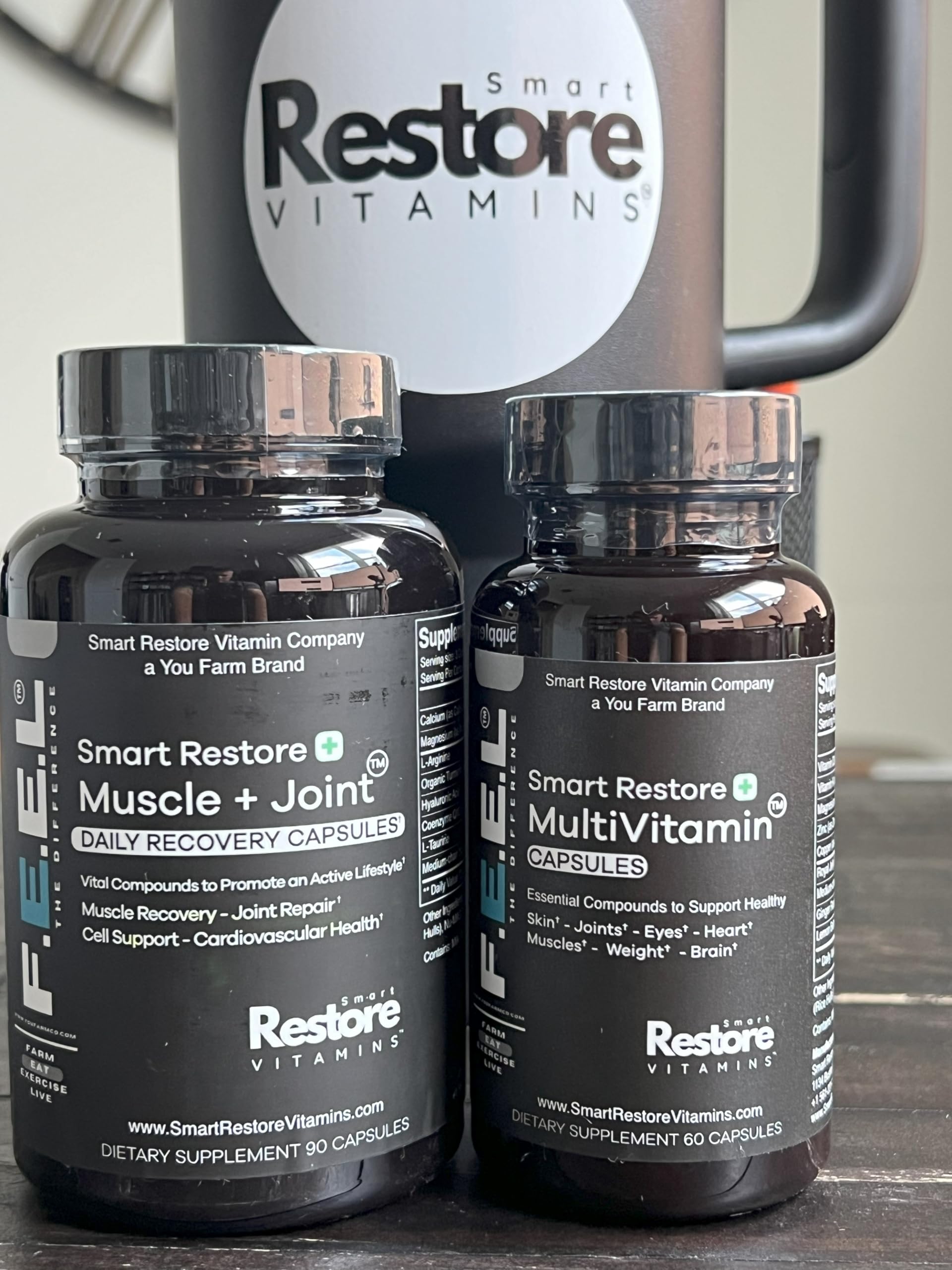 Multivitaminas Smart Restore al lado de otra variedad