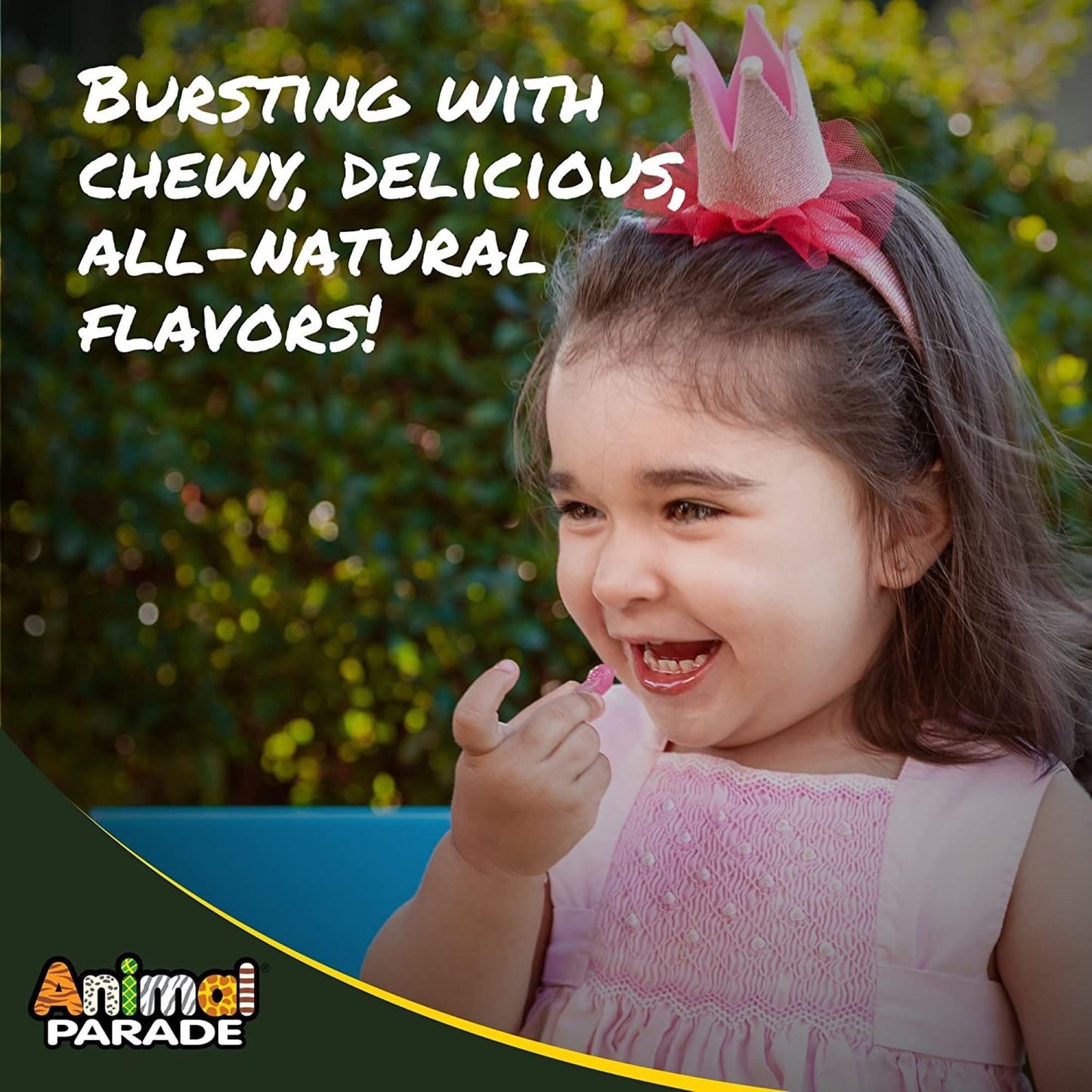 Niña disfrutando de gomitas saludables Animal Parade