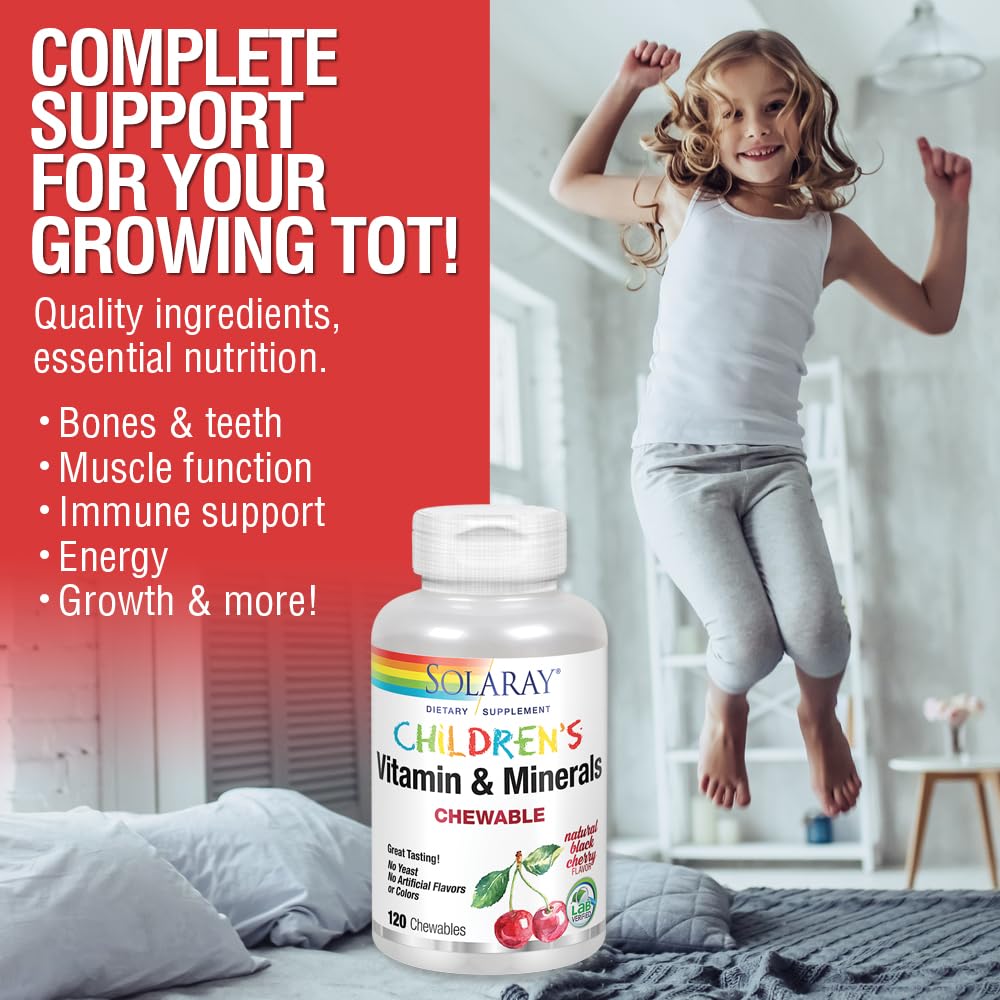 niña saltando alegre junto a vitaminas solaray