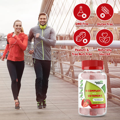 Pareja corriendo con gomitas de vitamina B y C de fondo