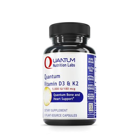 Botella de Quantum Nutrition Labs vitamina D3 y K2 5000 UI cápsulas veganas
