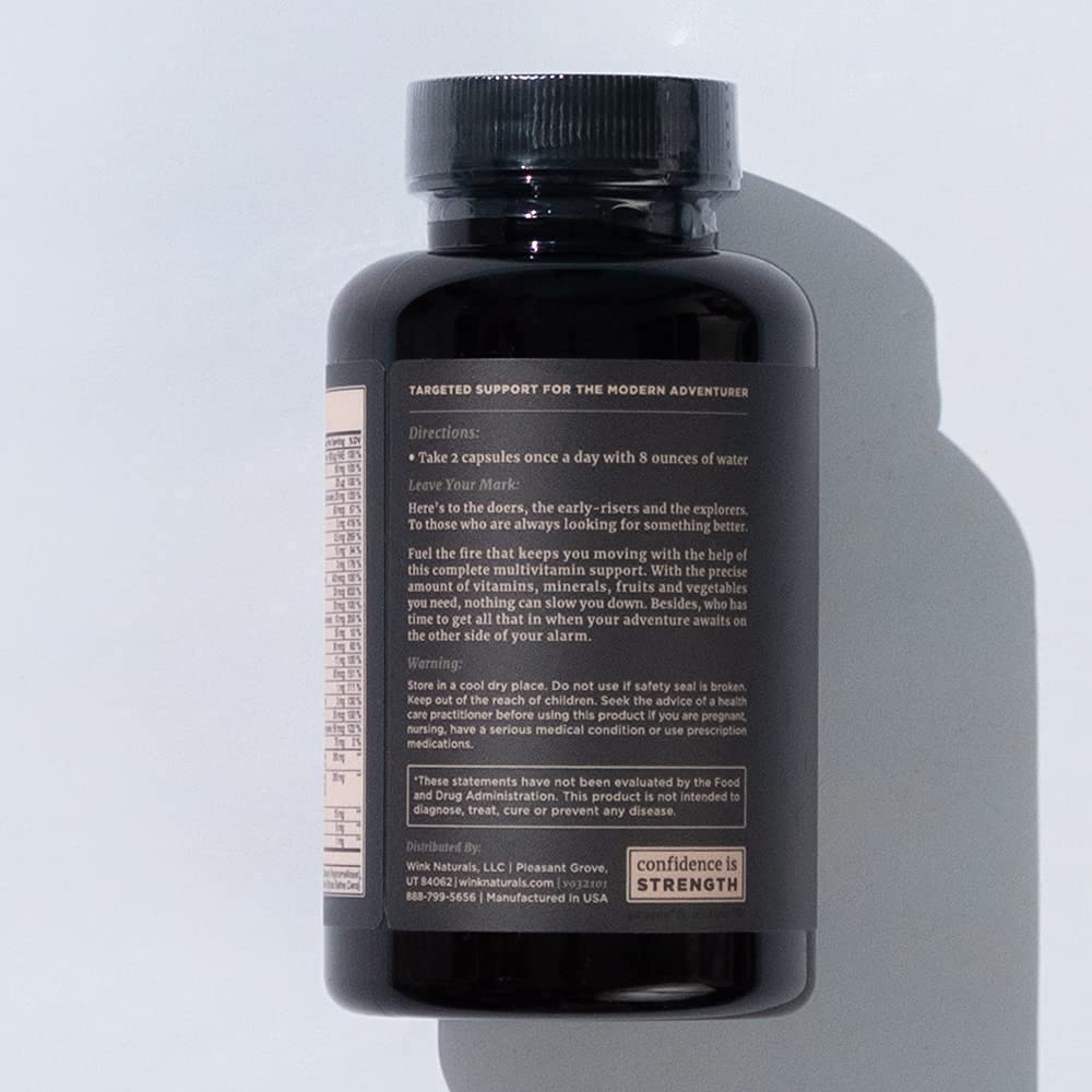 Tabla de ingredientes del multivitamínico Fortitude con detalle de porciones.