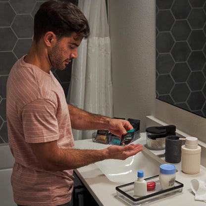 Uso diario ONNIT cápsulas vitamínicas hombre baño