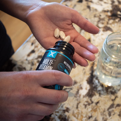 Wilderness Athlete multivitamínico y peak immunity juntos