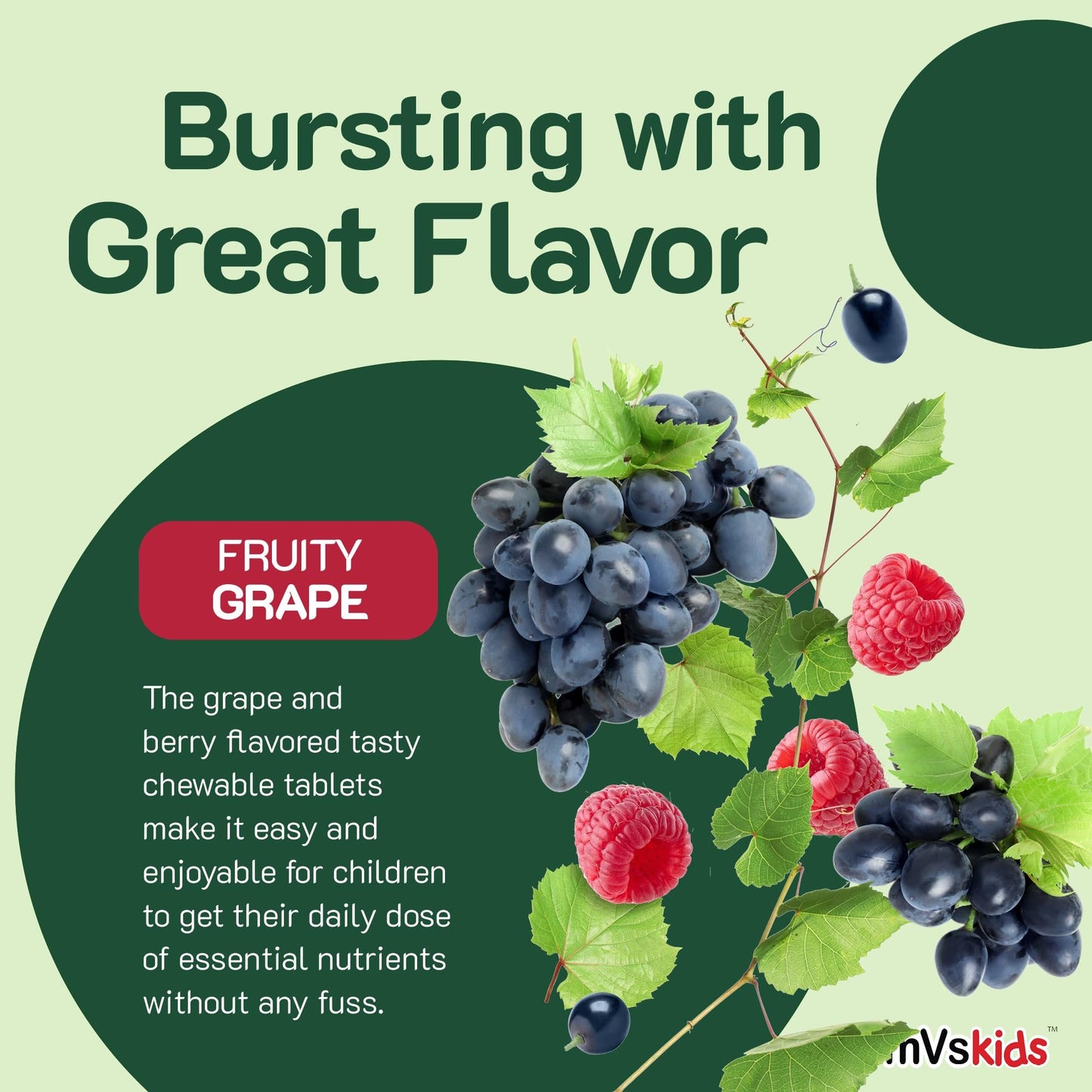 Uvas y bayas frescas junto a multivitaminas YumVs.