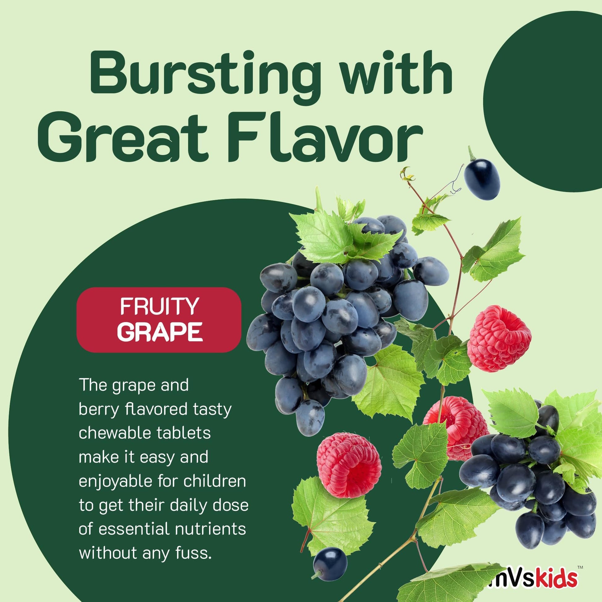 Uvas y bayas frescas junto a multivitaminas YumVs.