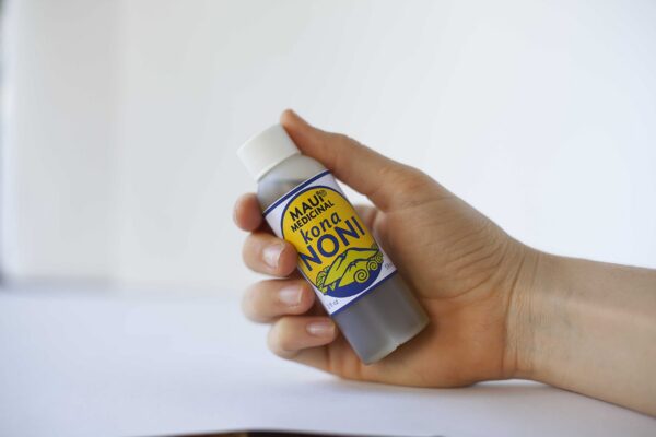 Aceite natural hoja noni rico en vitaminas y aminoácidos