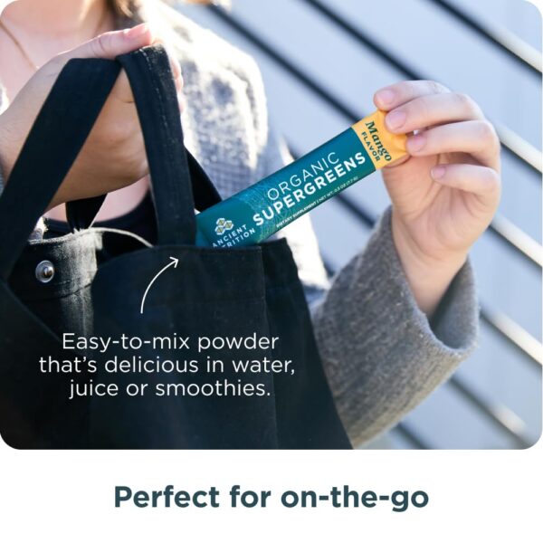 Mezcla verde en vaso