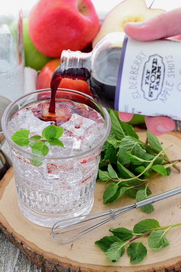 Bebida natural Fat Stone Farm Shots saúco y manzana