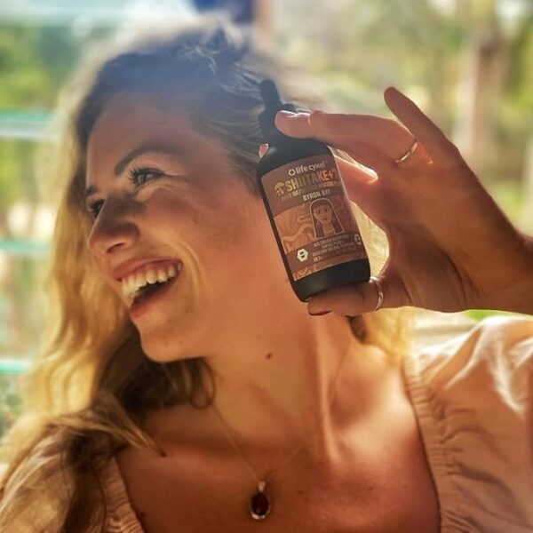 Beneficios piel uñas extracto shiitake ciruela kakadu