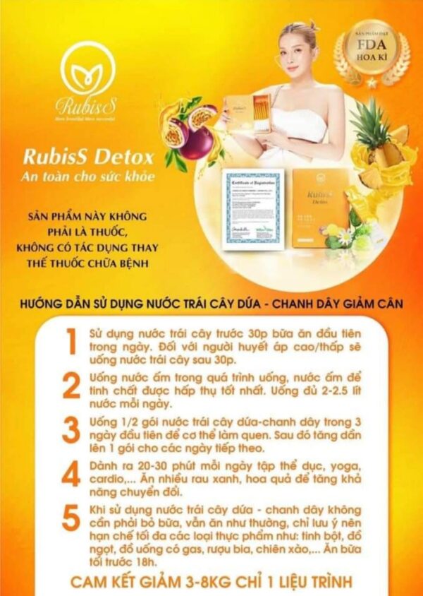 Botella con jugo detox Rubiss sabor piña maracuyá