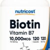 Botella Nutricost Biotina 10,000mcg 120 cápsulas