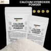 Polvo de hidróxido de calcio en envase abierto
