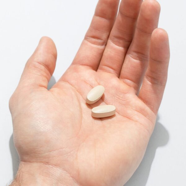 Version 1.0.0 Pastillas caplets multivitamínicos GNC mujeres 50+