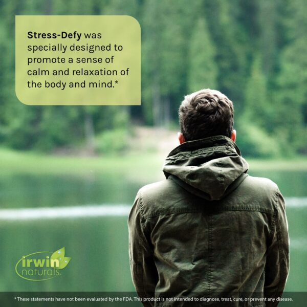 Cápsulas líquidas Irwin Naturals Stress-Defy para calma mental y corporal